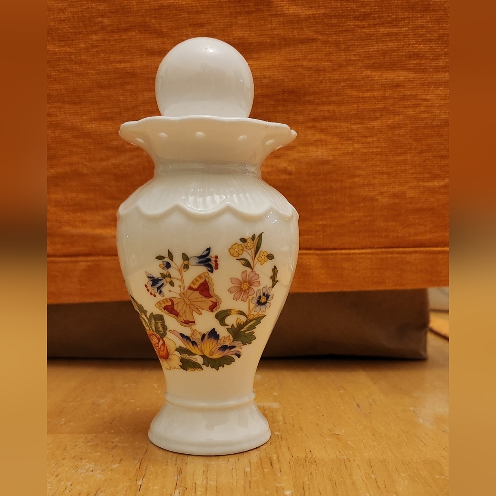 Fine bone China perfume bottle, New(never used )